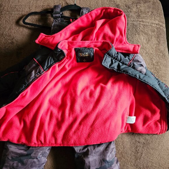 iXtreme Boys Snowsuit Size 4 – Black/Red Jacket & Gray Camo Bib Set - Picture 4 of 9